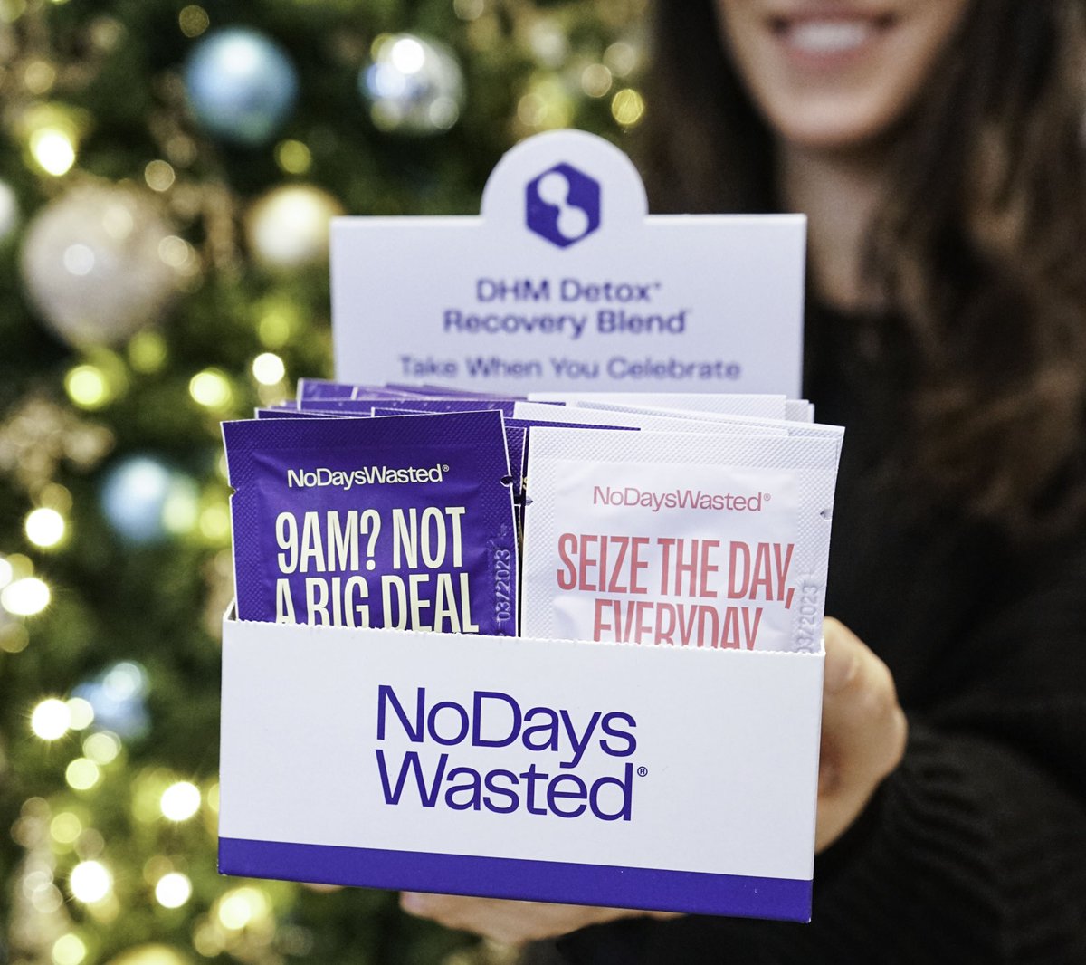 nodayswastedco's tweet photo. That feeling when you see DHM Detox at your office holiday party, you know your in for a good time 🥂 #nodayswasted https://t.co/hvLW2B9GfA