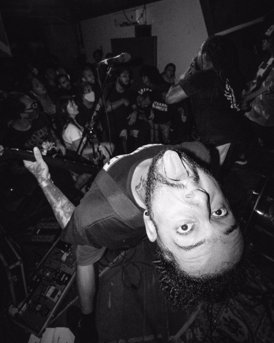 marioxnetto's tweet image. Reclama do dor na coluna o dia todo. Chega no show…