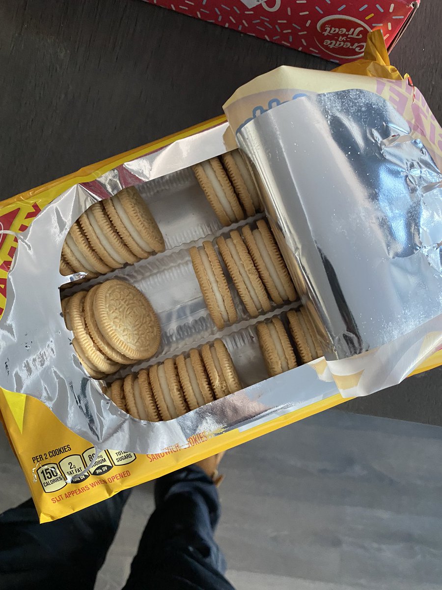 buddy_StayTuned's tweet photo. @Oreo @VonBailey https://t.co/lZh7P1FybK