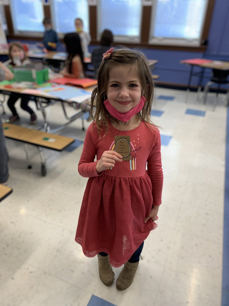 Congrats to Isla! She received a *Hot Potato* today for **sharing**! When Isla heard her friend’s wish for something she had, Isla instantly offered hers 🤗 ~ Hey <a href="/LPSFranklinElem/">Franklin Elementary</a> Isla can’t hold on to this for too long🔥🥔!! ~ Are you sharing? 👀 <a href="/RangelKathleen/">Kathleen Rangel</a> <a href="/LPSFineArts/">LPS Fine Arts</a>