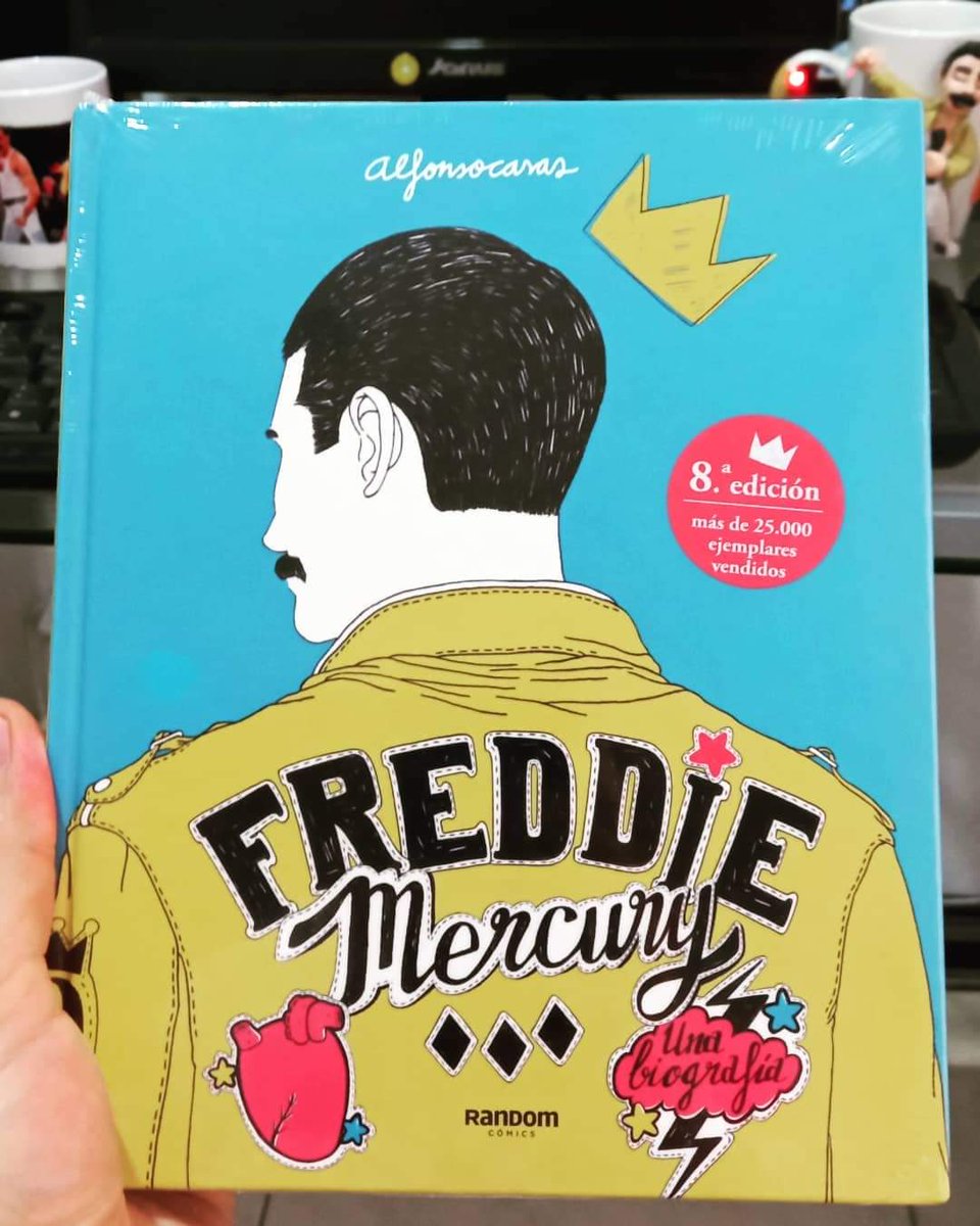 MigueGarciaPD84's tweet photo. Y llego el #Regalo🎁 anticipado de #Navidad🎄 y creo que este regalo de mi #Hermaboth @corleone8030 la saco del estadio un libro de mi máximo ídolo @freddiemercury escrito por #AlfonsoCaras, así que mañana modo lectura ✊🏻💯📒📖 https://t.co/9aZGfkVcFe