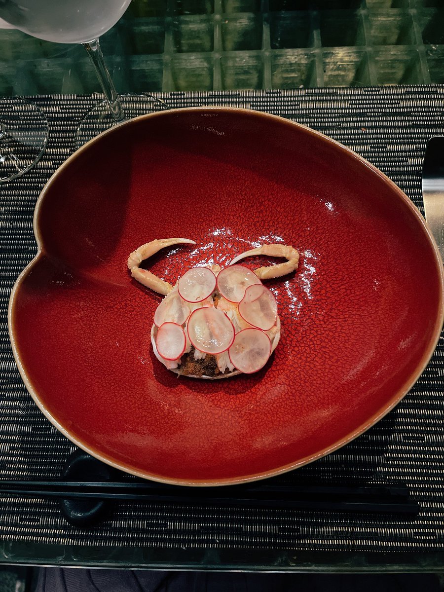 おぱようございます！

昨日の会食は
港区の隠れ家レストラン
セイコガニの雌(12月のみ)
山椒風味のカルボナーラみたいなお蕎麦
脂乗った鰆と有機リーフ
完全放牧(エサ与えないほど)岩手の和牛
シェフは全国のレストラン監修する人
ここでは考案したメニューを先に試しに出す所
美味しすぎました✨ https://t.co/KLbrLp1EBJ