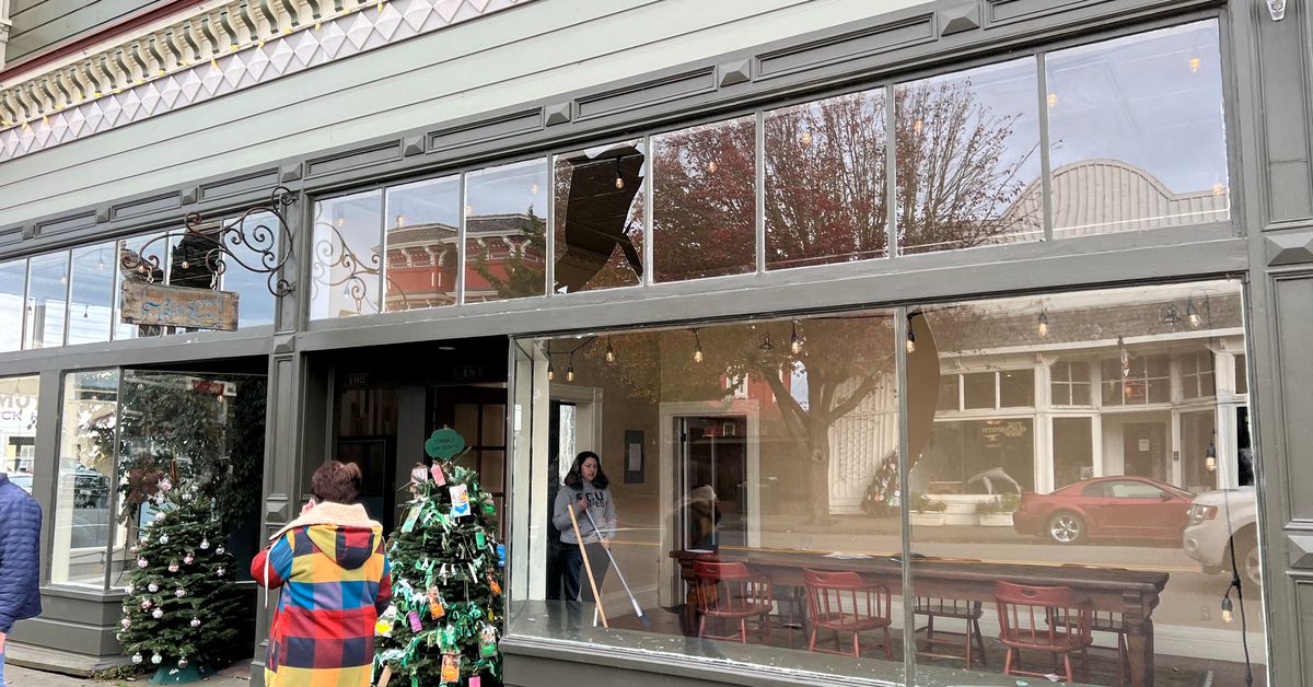 Magnitude 6.2 earthquake strikes offshore Northern California reut.rs/3sobvGs