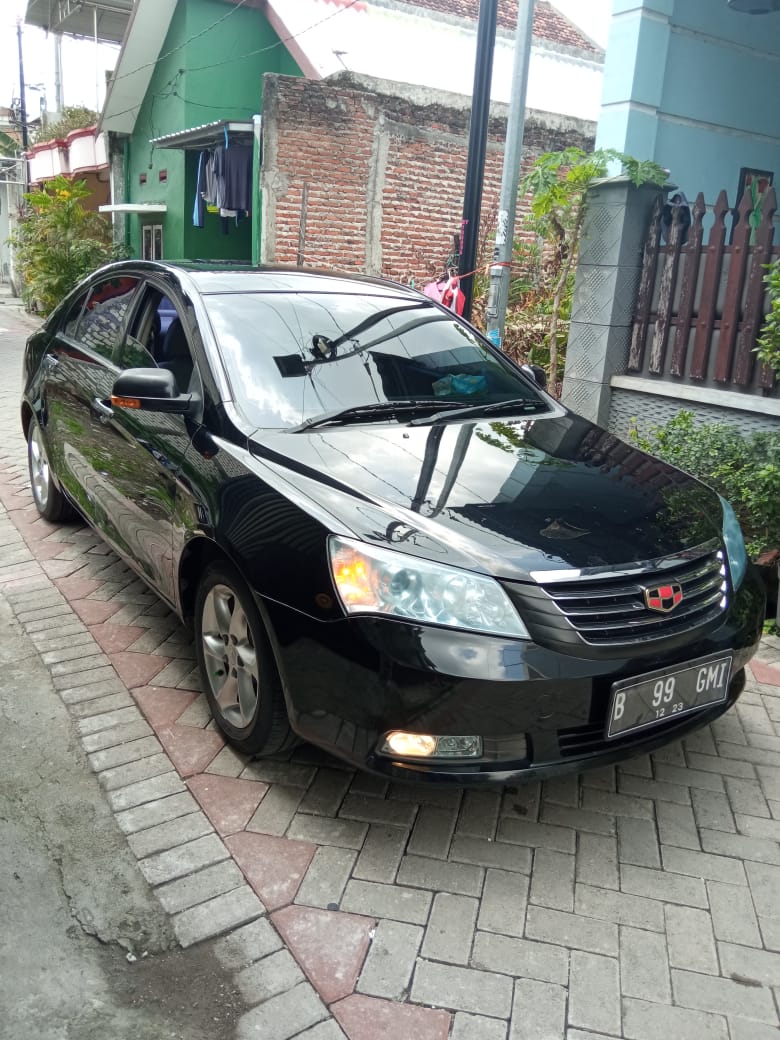 _fancipss's tweet photo. Geely Emgrand Sedan Istimewa Ready Stok di #comstargarasi #goc #geely #goci #geelyowner #lcpanda #geelypanda #emgrand #citycar #mobilmurah #mobilmewah #hatchback #mobilfavorit #geelymk https://t.co/wUJZjT5uGR