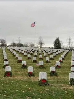 Wreaths Across America placed 16,500 wreaths this past weekend at Camp Nelson National Cemetery to remember and honor our veterans that are laid to rest here at Camp Nelson. #heroes #foughtforourfreedom #GodBlessAmerica #jessaminelove #HonorTheFallen Photo credit Mike Niklarz