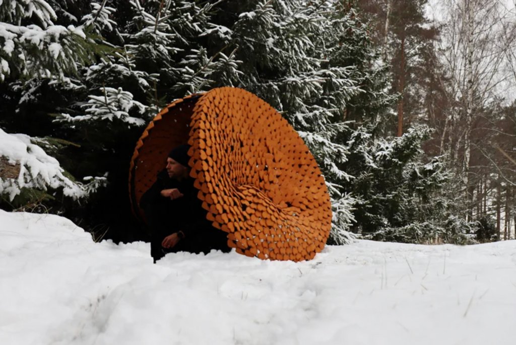 CRONYcreative's tweet photo. #CRONYloves Ulf Mejergren Architects' (UMA) exploration in using gingerbread cookies on a larger scale. The result of their investigation is an edible hut, made of thousands of them. 

#inspiration #design #architecture #exploration #immersive #gingerbreadhouse #creativedesign https://t.co/zr4PGkNLUx