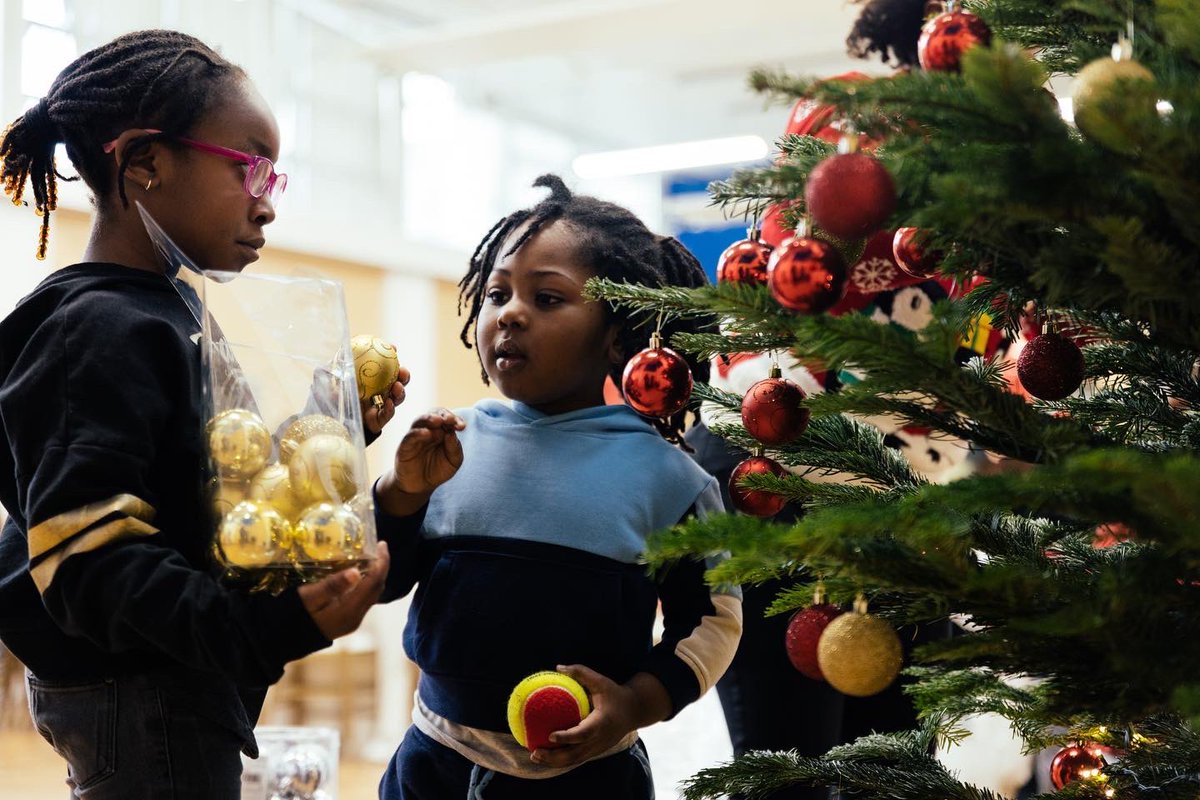 “It’s the most wonderful time of the year” 🎄🎶