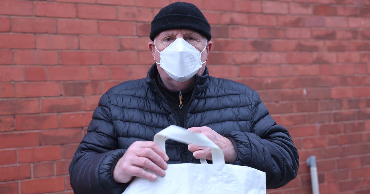 MfsDeez's tweet photo. Man claims Home Bargains staff made him 'feel like a criminal' for bringing his own bag https://t.co/lSabol390q https://t.co/ZhKAm0GV1b
