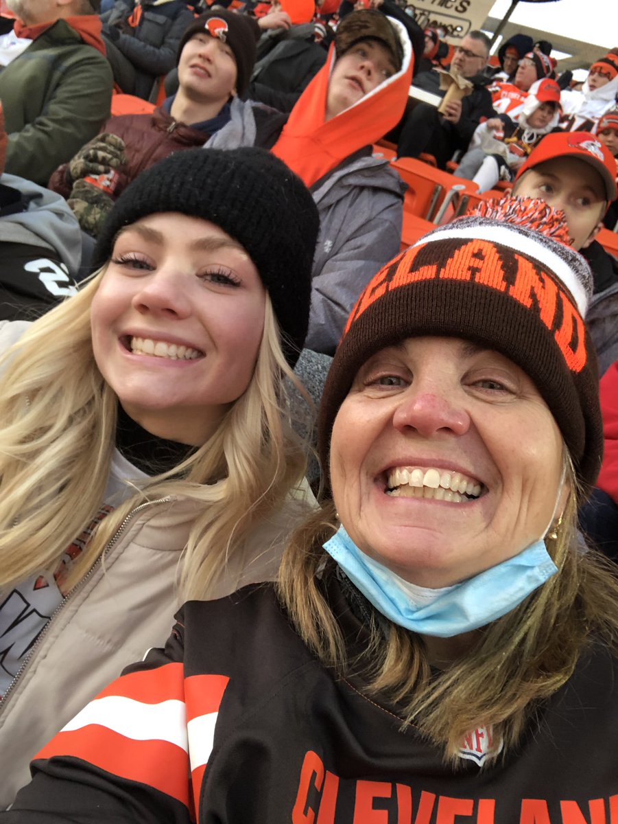 tammylch68's tweet photo. Browns Game #LV vsCLV https://t.co/gka2YDVgGv