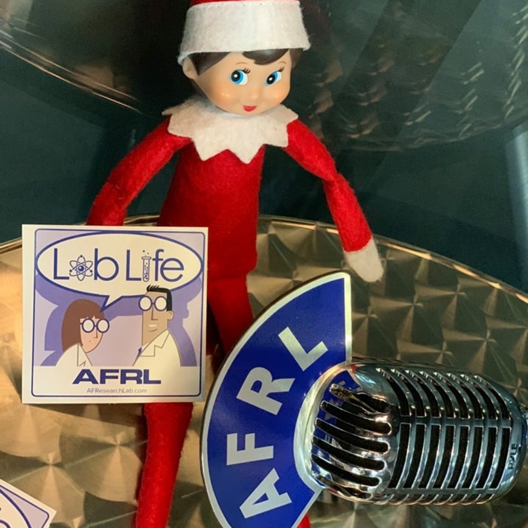 AFResearchLab's tweet photo. What's that jolly voice ringing over the land? Why it's ROSA, with mic in hand!
Our favorite research elf took the time to discuss how she connected with AFRL, the G.I.F.T. system and more on this special ep of #LabLife: https://t.co/pOeNhHQumn
#AFResearchLabElf #ElfontheShelf https://t.co/IjiCdzKXqu