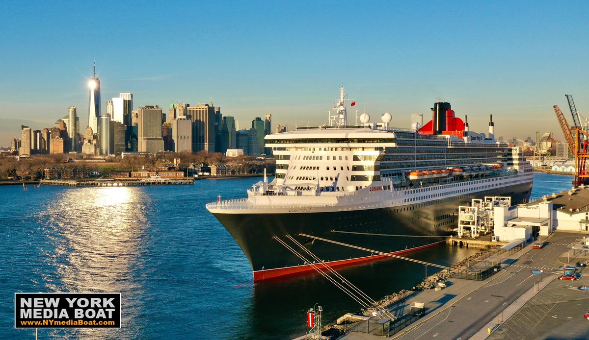 The Queen Mary 2 is docked in NYC for the first time in nearly 2yrs. <a href="/cunardline/">cunardline</a> #cruiseship