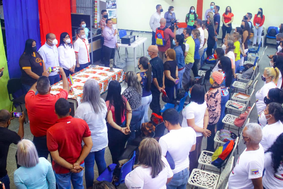 (EN FOTOS) Gobernadora <a href="/Soykarinacarpio/">Karina Carpio</a> sostuvo encuentro con educadores de Aragua, con el fin de plantear estrategias para seguir garantizando el derecho a la educación de los niños, niñas y adolescentes de la entidad.