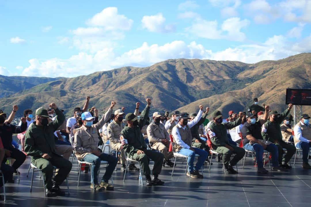 waltherchacon's tweet photo. El #MotorForestal dijo presente en el Despliegue Nacional de Activación de los Circuitos de Vigilancia y Control Ambiental, que se llevó a cabo en el Edo. #Aragua, de la mano de su gobernadora @Soykarinacarpio, el Viceministro Hernan Toro y el Director César Solís #20Dic https://t.co/t0HDMk7Eg6