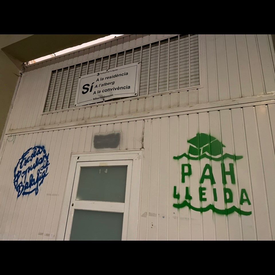 Avui hem estat convidades a conèixer els projectes populars de <a href="/EPBalafia/">Escola Popular de Balàfia - Lleida</a> <a href="/PAHLleida/">PAH Lleida</a> i la <a href="/BiblioMariaRius/">Biblioteca Anarquista Maria Rius</a> , que milloren la qualitat de vida de molta gent. Agraïm a les persones que ens han acompanyat i que lluiten per un món millor i donem el nostre suport als seus programes.