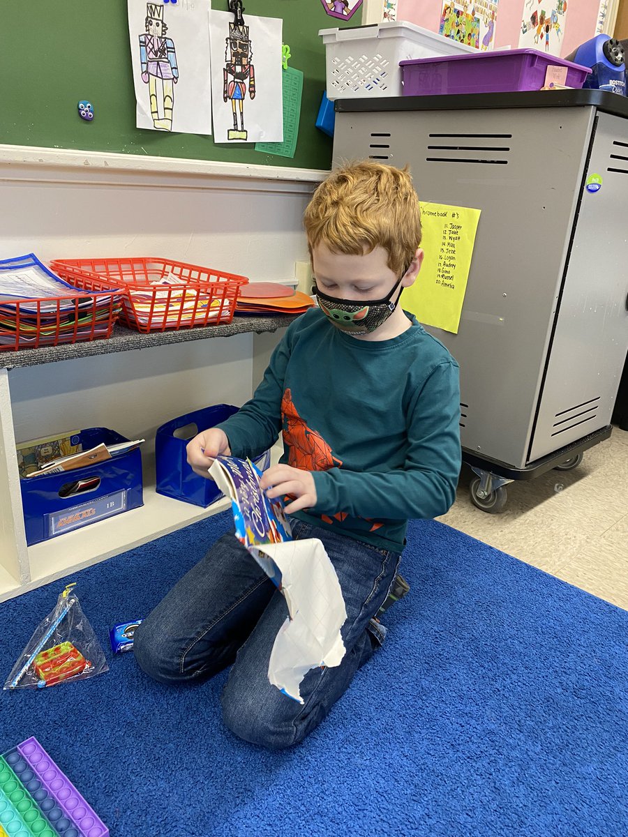 We had a wonderful surprise visit from Santa Clause and his amazing helpers!  A special thank you to the West Deptford Elementary Schools PTO for the yummy cookies and special books. The student’s excitement and smiles were magical!! 🎅🤶