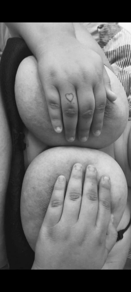AkiraAwn's tweet photo. #packs #packscasero #packsbbw #gordinhas #bucetas #gorditaslindas 
Galerinha turupão? To vendendo packs para arrecadação de leite pra crianças na minha city quem puder ajudar comprando os packs Gzuis ficará muito feliz e o tio lú tbm agradeço desde já 💞🔱🤦‍♀️ https://t.co/ad1I45IpZh