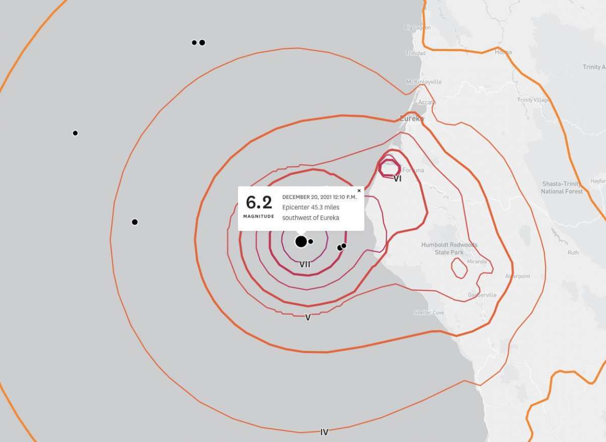 sfchronicle's tweet photo. “It was bigger than [anything] I’ve felt in a long time out here”: A magnitude 6.2 earthquake was reported at about 12:10 p.m. off the Pacific coast near Petrolia, a town south of Eureka.

Read more: https://t.co/TQ1xoaF3iJ https://t.co/IxhWXVBJlR