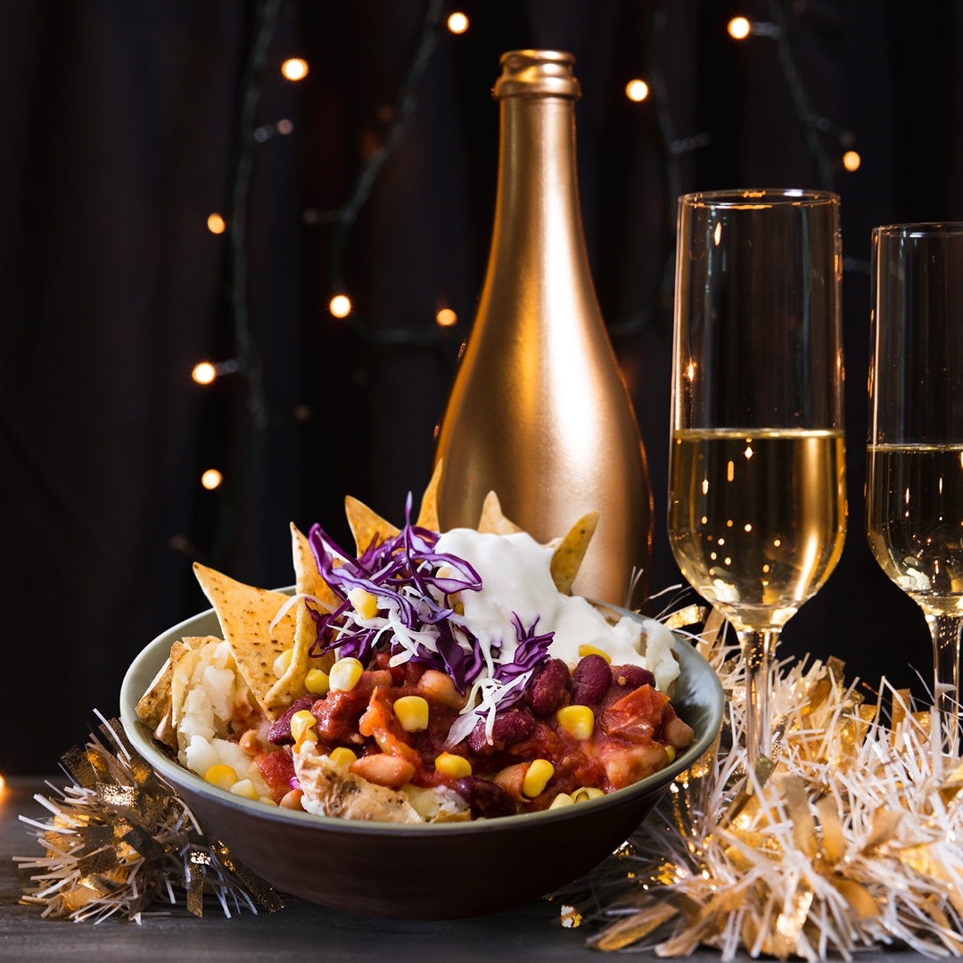 Spudbar's tweet photo. Champagne and Spuds, the classic combo.  

Happy New Year from SpudBAR! 🎉🥔🥂 https://t.co/UrkskyMbBI