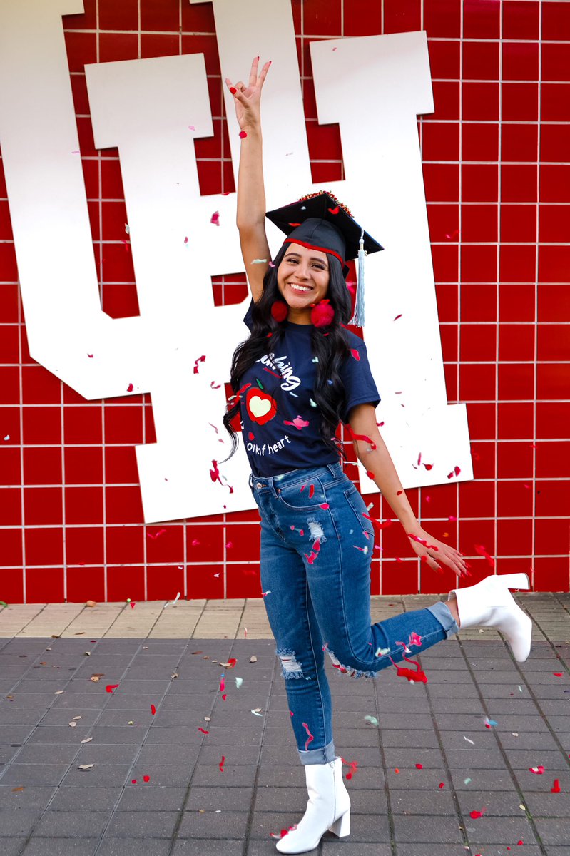 msshernaandez's tweet photo. I will begin teaching January, 4th grade ELA! My goal is to create a safe/engaging ELA classroom environment for my students to develop independent readers/writers while developing SEL skills. I have posted my amazon classroom wishlist in my BIO. Any help is appreciated! https://t.co/3JNmztwJPK