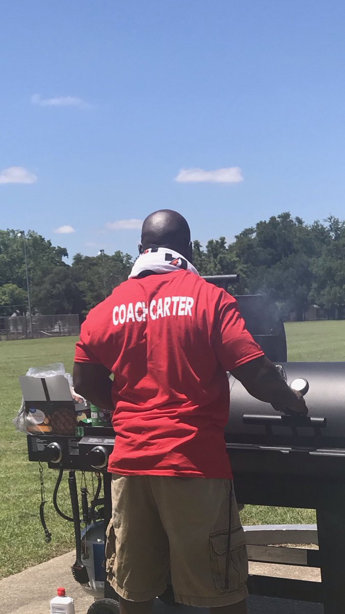 LandryCarter13's tweet photo. My beginning ain’t your beginning! Progressing through it all! Build from stuff you can’t even see or even believe! #DelhiStrong #BearPride https://t.co/CsfSPGJ3AN