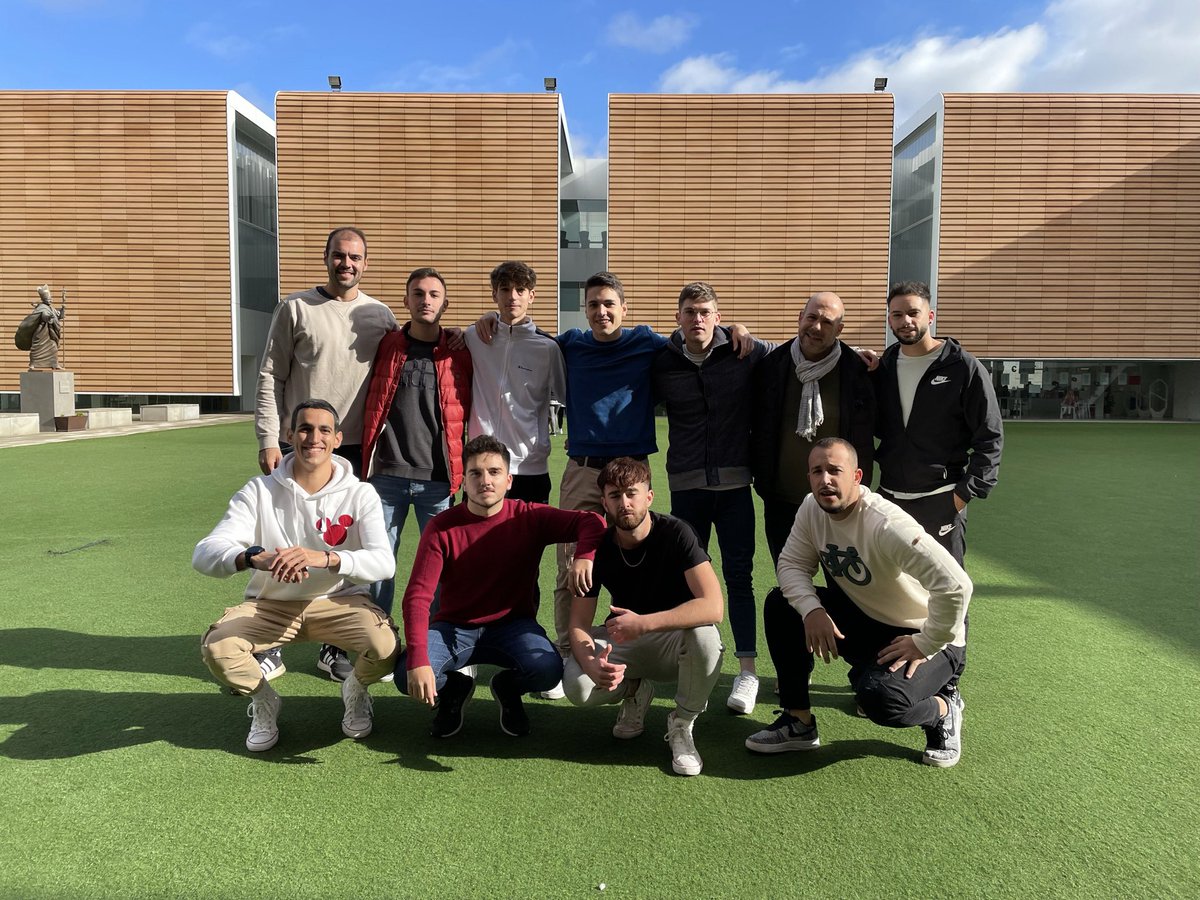 joserodriguezEF's tweet photo. Lo que me llevo sin duda de la mención y de este grado, son los amigos #DidEFAReto7 https://t.co/rzjm1tJmyn