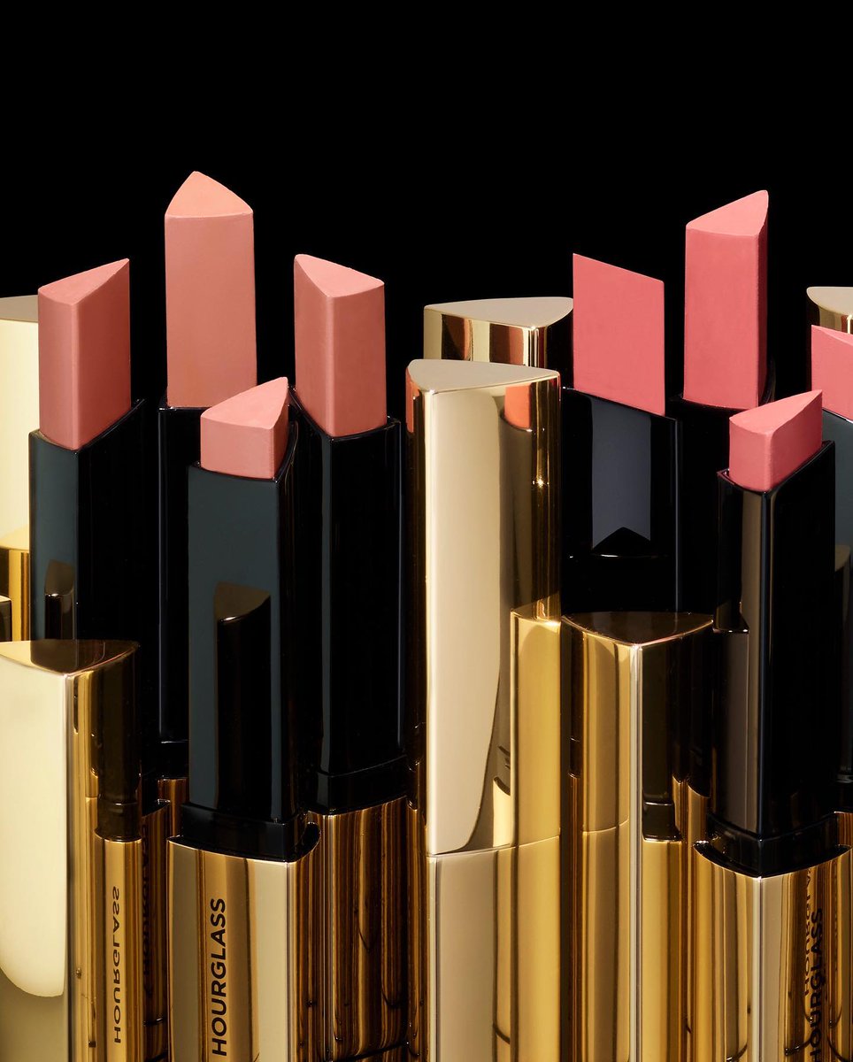 Achieve a skin-perfecting finish and a natural pop of color. 
 
Featuring: Vanish Blush Stick 

#HourglassCosmetics