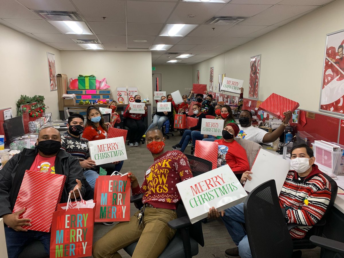 DeVaughn Page (@pagedevaughn) on Twitter photo Christmas 🤶🤶🏾🤶🤶🏼🤶🏿in Silver! Super excited to be spending part of the Holidays with my 2nd family! T1138 culture is winning and family! <a href="/LaurenallenTgt/">Lauren</a> <a href="/CaitHumphries/">Caitlin Humphries</a> <a href="/AllanRRodas/">Allan Rodas</a> Christmas 🤶🤶🏾🤶🤶🏼🤶🏿in Silver! Super excited to be spending part of the Holidays with my 2nd family! T1138 culture is winning and family! <a href="/LaurenallenTgt/">Lauren</a> <a href="/CaitHumphries/">Caitlin Humphries</a> <a href="/AllanRRodas/">Allan Rodas</a>