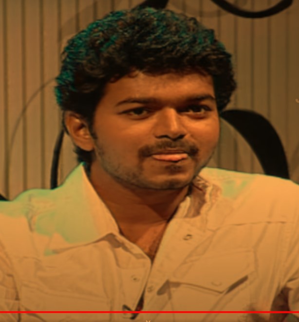 Vijay_baby_luvr's tweet photo. thalaivaaaaaaaaaaaaaa ...epdiiiiiiiiiii ivlo azhaga iruke da?....unna naal poora.......😊❤️💋
#CrazeForBeastUpdate #BeastFirstSingle #BeastUpdate #ThalapathyVijay
@actorvijay https://t.co/yObqi9BTAs