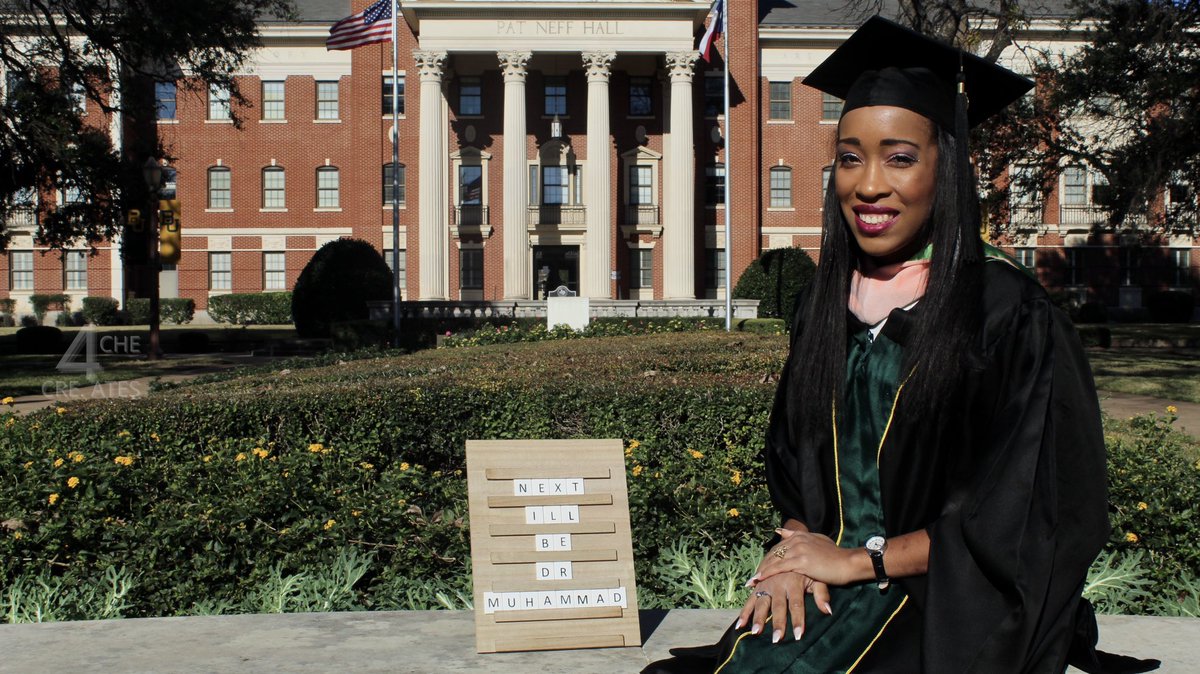 4cheCreates's tweet image. She mastered it!🤩🎓🎊