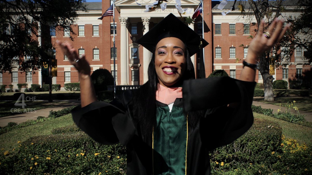 4cheCreates's tweet image. She mastered it!🤩🎓🎊