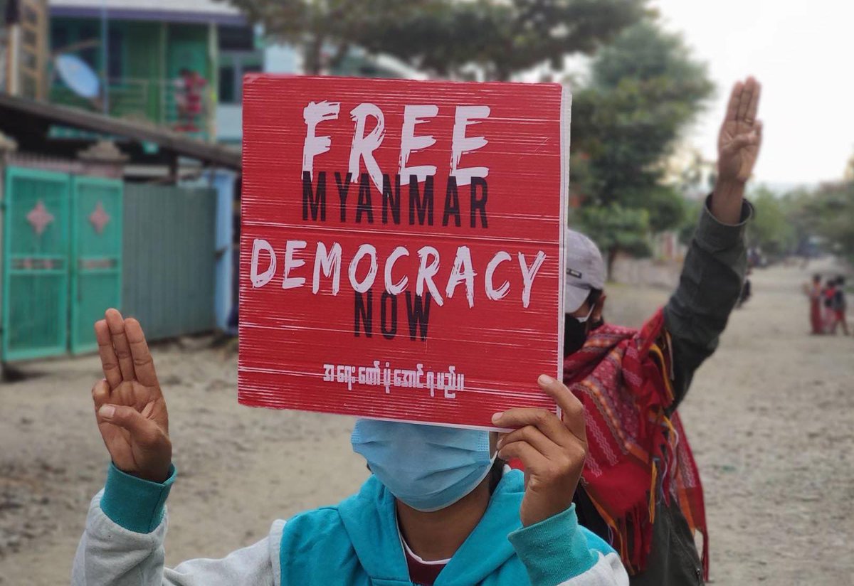 Myanmar_Now's tweet photo. စစ်ကိုင်းတိုင်း၊ ကလေးမြို့တွင် စစ်အာဏာရှင်ဆန့်ကျင်ရေးသပိတ်စစ်ကြောင်းသည် ယနေ့ ဒီဇင်ဘာ ၂၁ ၌ ၃၁၇ ရက်မြောက်အဖြစ် ဆန္ဒပြခဲ့ကြသည်။ ဓာတ်ပုံ-CJ https://t.co/5qZ3fNI83o