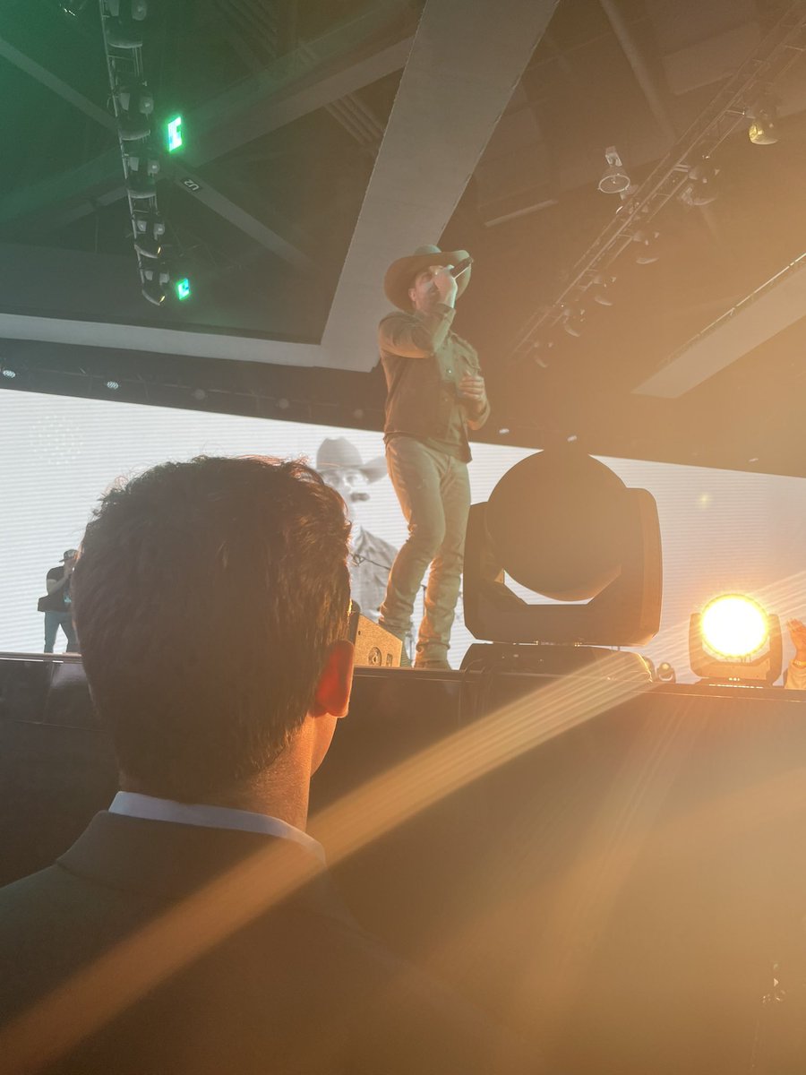 My first concert! 
<a href="/dustinlynch/">Dustin Lynch</a> and <a href="/TPUSA/">Turning Point USA</a> didn’t disappoint!! So much fun!