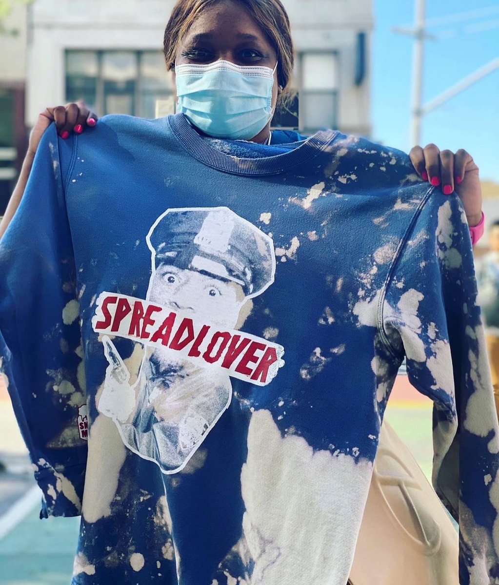 realsnowmilk's tweet photo. It’s getting colder out… keep spreading love ❤️ #spreadlover #edlover #snowmilk #love https://t.co/FDHwAYfKpK