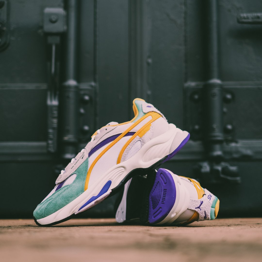 Promos_WIthin's tweet image. Finding a new pair of runners to sneaker your running performance? @FootLockerEU is the best choice for you because their footwear collection is provide, your collection.
.
.
#sneaker #sneakers #sneakerhead #nike #jordan #kicks #shoes #yeezy #adidas #athletic #tuesdayvibe #usa