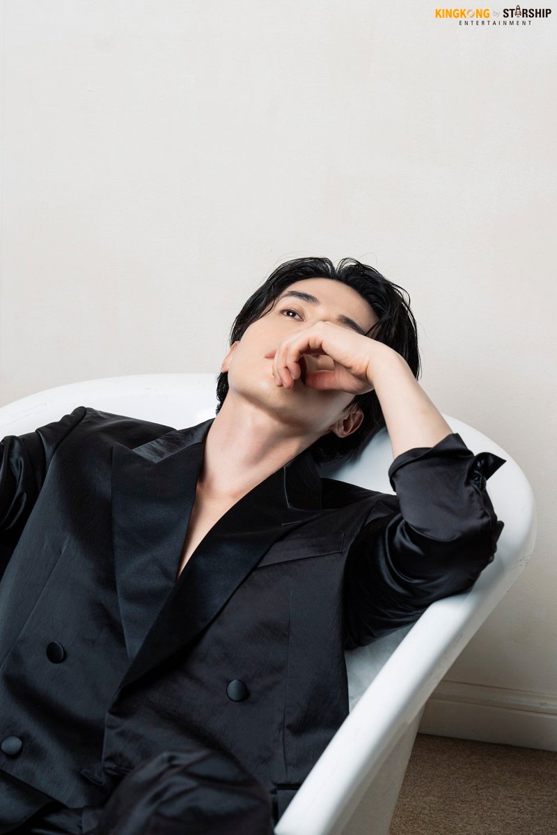 cyw_1106wook's tweet photo. [李栋旭]年末是李栋旭
GQ12月刊拍摄花絮
浴缸照🖤🖤😍😍
https://t.co/5o8JkEwDbO https://t.co/wdycRtX8K0