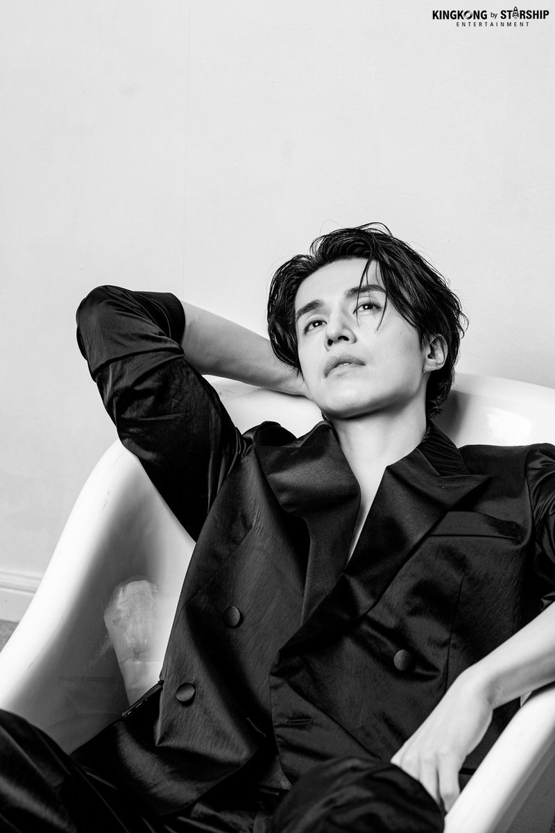 cyw_1106wook's tweet photo. [李栋旭]年末是李栋旭
GQ12月刊拍摄花絮
浴缸照🖤🖤😍😍
https://t.co/5o8JkEwDbO https://t.co/wdycRtX8K0
