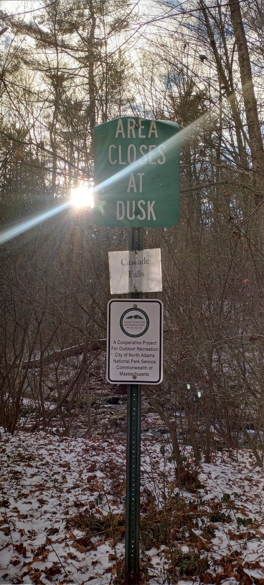 TrailSeitan's tweet photo. #HikeADay 12/20/21:
Cascade Falls, North Adams, MA,
Nestled at the end of a residential street is the mouth of the Cascade Falls Trail. Ascention beside the brook is exhilarating, &amp; the tree canopy filters the perfect amount of sunlight for a winter day.
#GoTakeAHike #TrailSeitan https://t.co/Ygr0G27AZ4