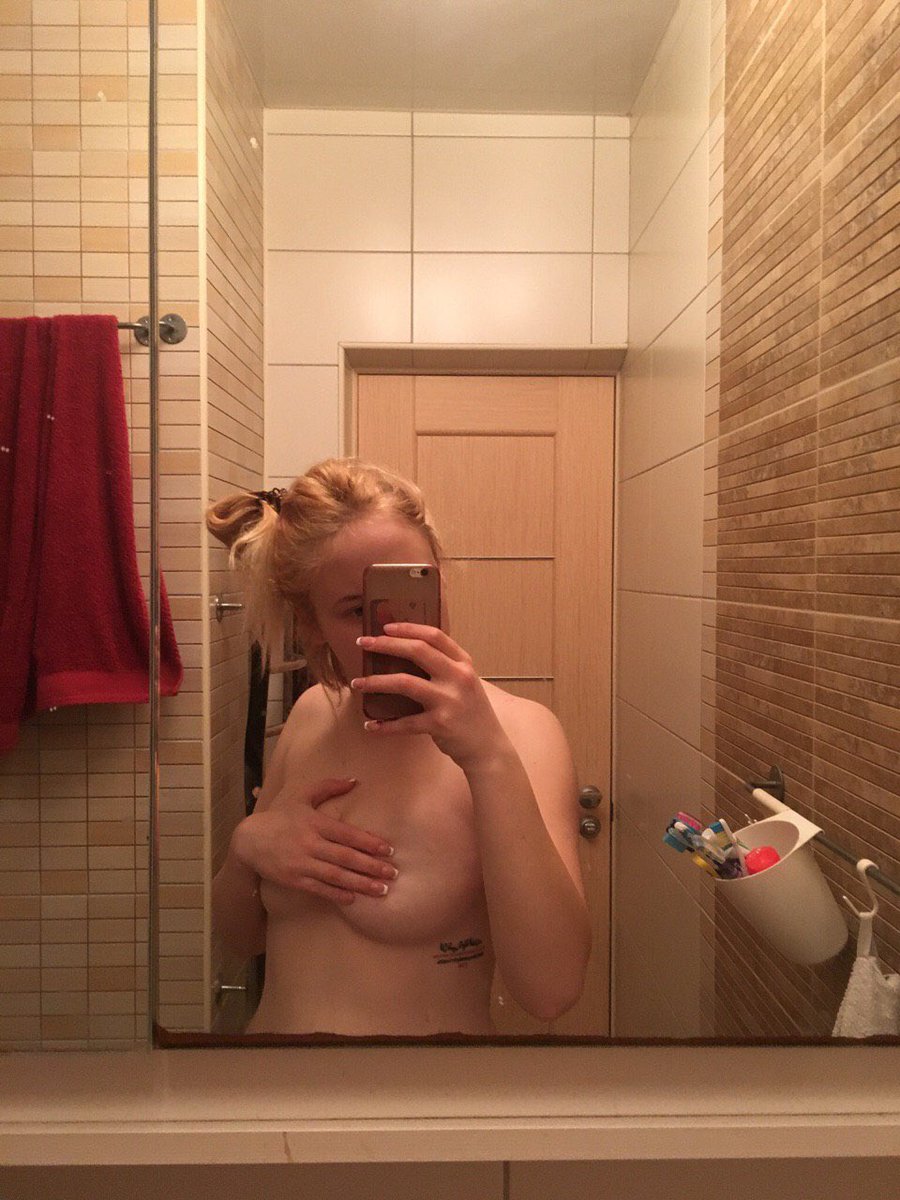 Dezdemonamonika's tweet photo. new to nsfw twitter 🎀

♡ 19 (mdni) 
♡ She/her
♡ Sub 
♡ Bi
♡ Soft and hard kinks

↺ and ♡ https://t.co/yyq27Zcycq