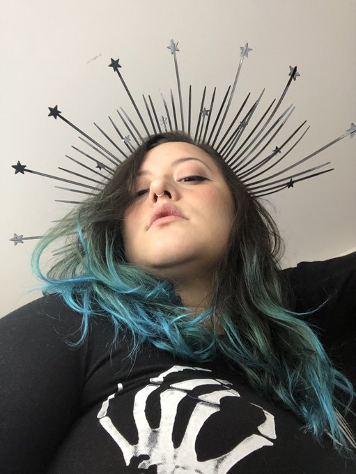 What do your subs see when on their knees in front of you? #mommydomme #domme https://t.co/FinURytJN<a href="/tag/domme"class="tags"><span>#domme</span></a><a href="/tag/mommydomme"class="tags"><span>#mommydomme</span></a>