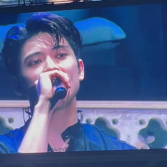 mylitllesuh's tweet photo. ☾Purple Lights☽ - johnjae au

Onde Johnny, um stripper nas horas vagas, está fazendo seu show em uma boate e encontra um bêbado tentando lhe seduzir. 

Ou

Onde Jaehyun, em busca de esquecer as desilusões amorosas passadas, vai a uma boate beber e encontra homem fazendo um show https://t.co/AfHzflmKPv