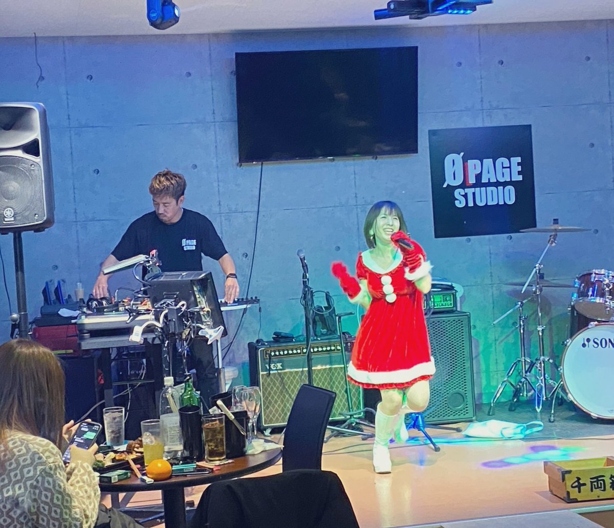 rubyaiba816's tweet photo. 💕🎁🎄 MerryX'mas 🎄🎁💕
＆ ॱ॰*❅HAPPY NEW YEAR❅*॰ॱ

日曜日は群馬県ゼロページスタジオさんでイベントありがとうございました"(ﾉ*>∀<)ﾉ

何年ぶりのサンタ🎅?!

皆様良いお年を!!! https://t.co/78woV48IuL