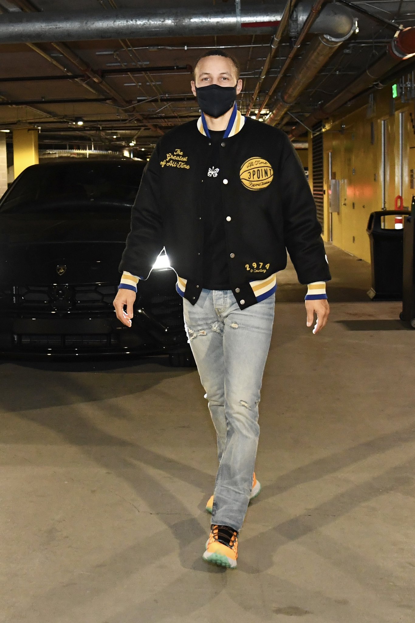 Nick DePaula on X: Stephen Curry arrived tonight in a custom