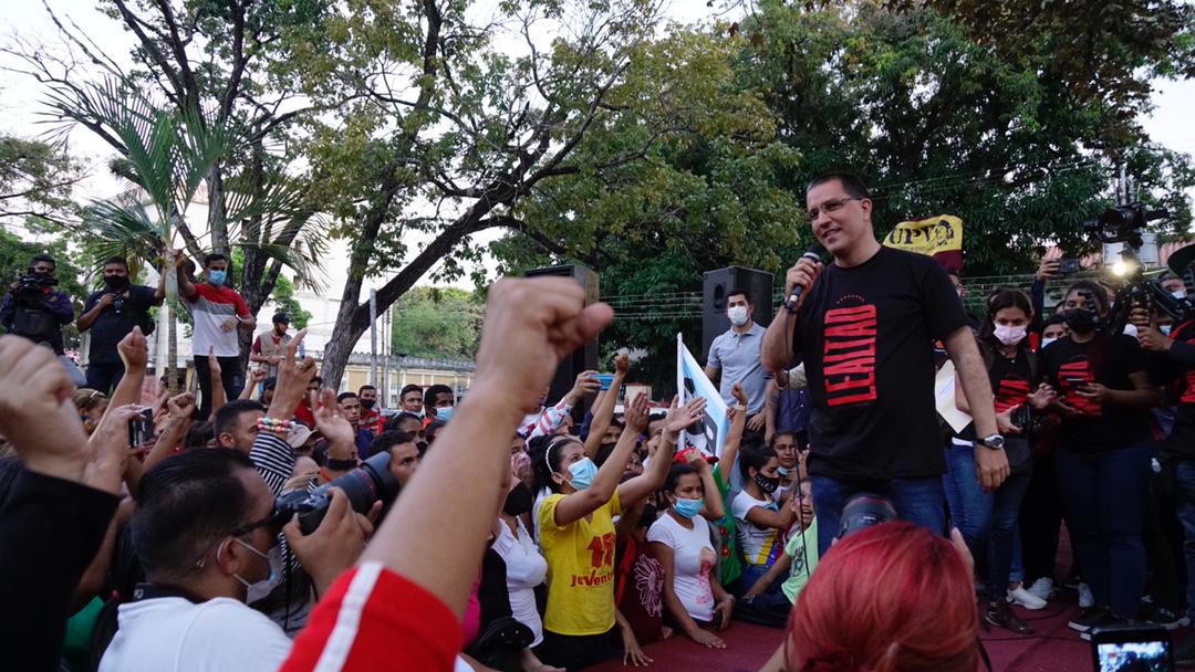 jaarreaza's tweet photo. Hermoso acto con la Juventud de #Barinas. Recordamos al Profesor Aristóbulo Istúriz en el día de su cumpleaños. Escuchamos las propuestas de l@s jóvenes para el Plan de Gobierno y hablamos sobre el rol de la Juventud en este momento crucial para Venezuela y el mundo. ¡Gracias! https://t.co/mg3C1gg21t