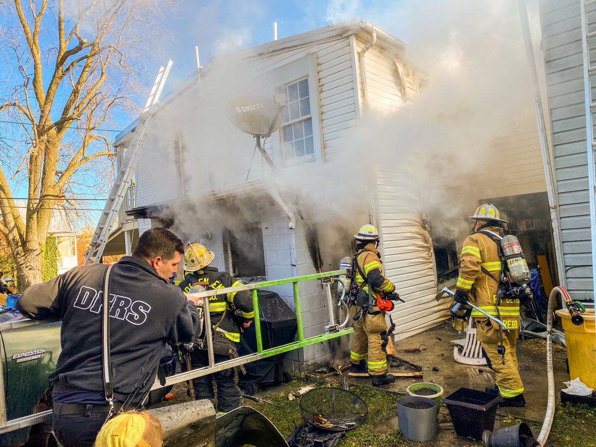 jamesweblabs's tweet photo. Frederick County Fire & Rescue firefighters battled a house fire today on Water St., downtown Frederick. @FNP_Green @FredScanner @frednewspost @dvlassop @DCFDRescue3 #fire #firefighting #urbanfirefighting https://t.co/weo89Zc7Uj