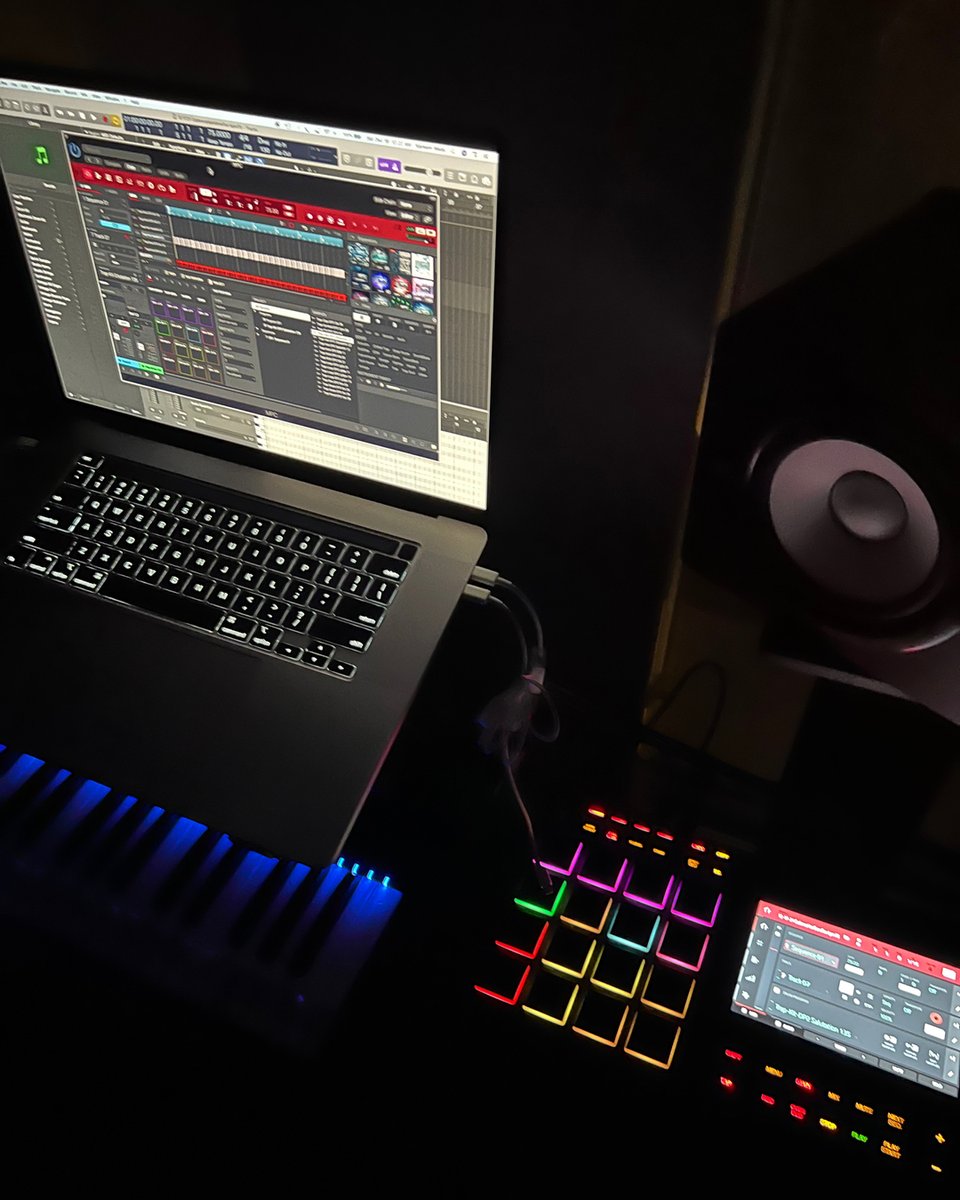 TheRealKWOE's tweet photo. Working on music has been a journey my whole life. I truly feel I’m tapping into a place with my music that brings me pure joy. @levelnextmusic We ready. We On Go.
.
.
#KWOETheArtist
#LevelNextMusic
#Music
#KnowYourGenius
#WorkToBeUnstoppable
#OwnYourActions
#ExploreTheWorld
#K https://t.co/qngdjSsF8P