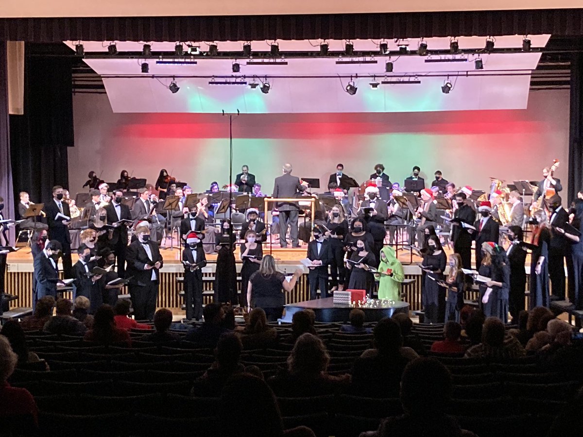 kdelaplante's tweet photo. A job well done by the synergy of our SHHS Music Department tonight. An appearance by the Grinch, wonderful holiday music by our Panthers, and a standing ovation by the audience. @SweetHomeCSD https://t.co/a06sDL8LAh