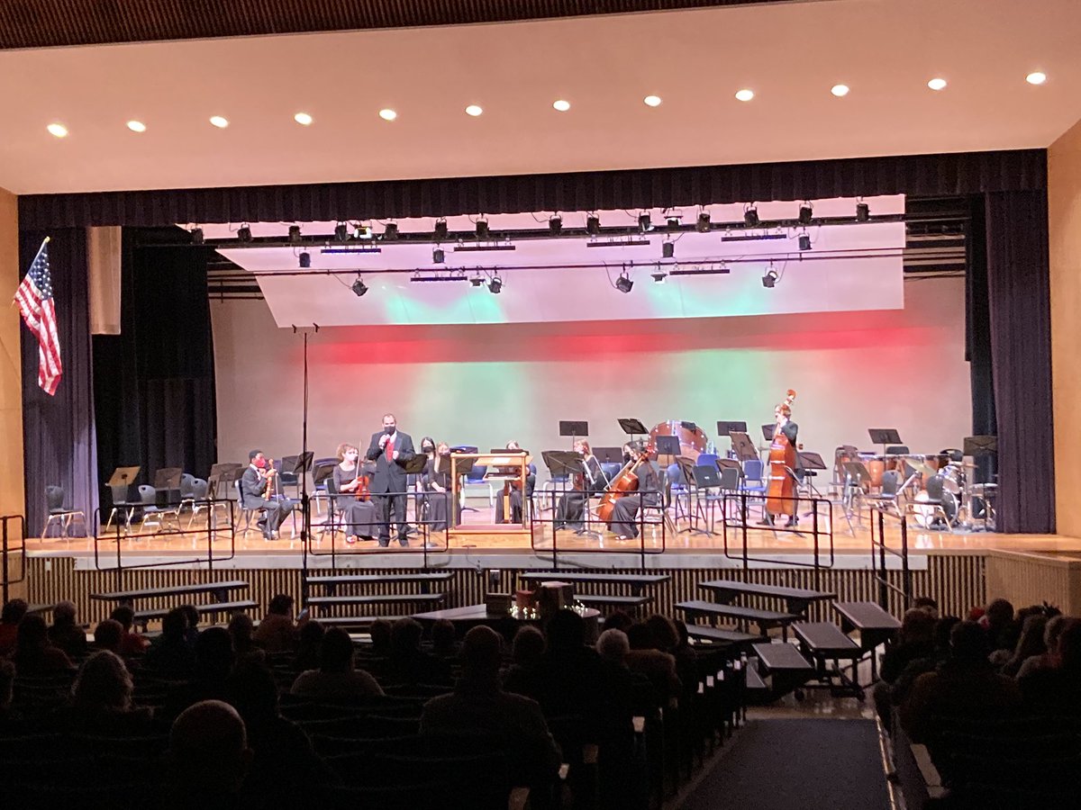 kdelaplante's tweet photo. A job well done by the synergy of our SHHS Music Department tonight. An appearance by the Grinch, wonderful holiday music by our Panthers, and a standing ovation by the audience. @SweetHomeCSD https://t.co/a06sDL8LAh