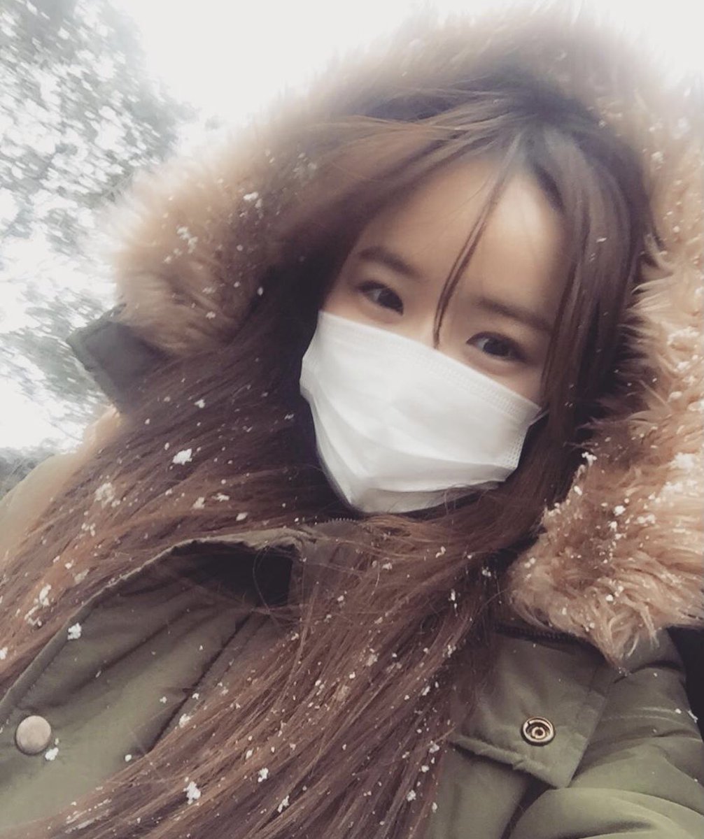 I enjoyed the snowflakes for about ten minutes when I went out in the morning