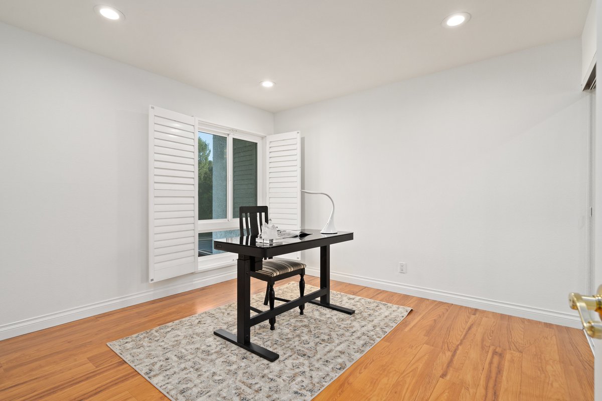 EstatesByShawn's tweet photo. JUST SOLD! Congratulations to everyone involved in this transaction! Proud to say this home sold over list price at a record price in the community with only 4 days on the market.

#closed #justsold #coldwellbanker #realestateagent  #estatesbyshawn #realtor #calabasas https://t.co/T4EUw1TK16