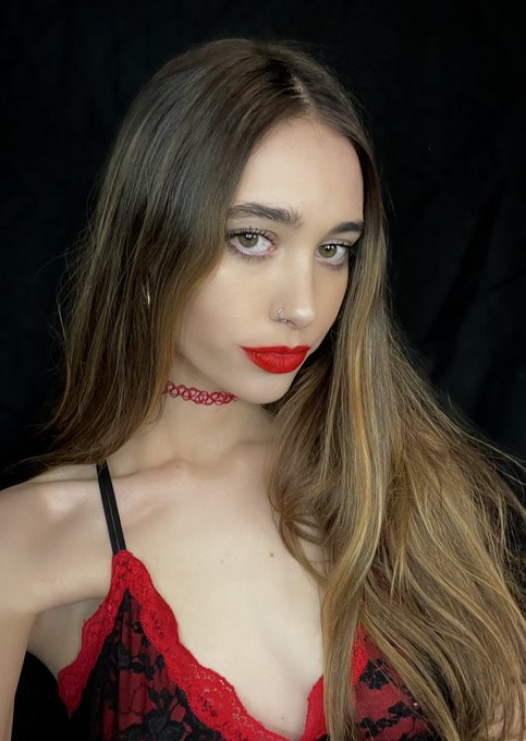 #NewProfilePic + new @Pornhub profile pic 💋 https://t.co/Ol7OXfdiHn<a href="/tag/newprofilepic"class="tags">#NewProfilePic</a><a class="tags" href="/tag/pornhub">@pornhub</a>